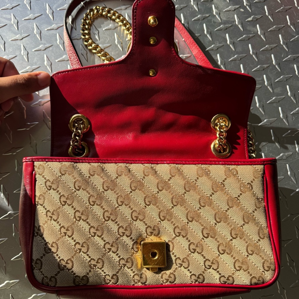 Gucci Azalea Marmont GG Chain Shoulder Bag in Red - Picture 10 of 16